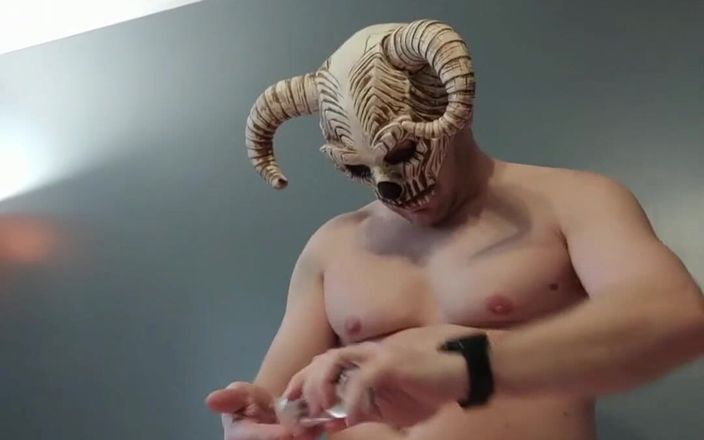 Bald Daddy: Calvo demonio llena Lovense max 2 con gimiendo de semen sobre...