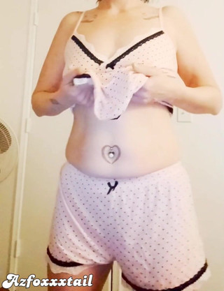 AzFoxxxTailPhelicia: Walentynki sexystrip