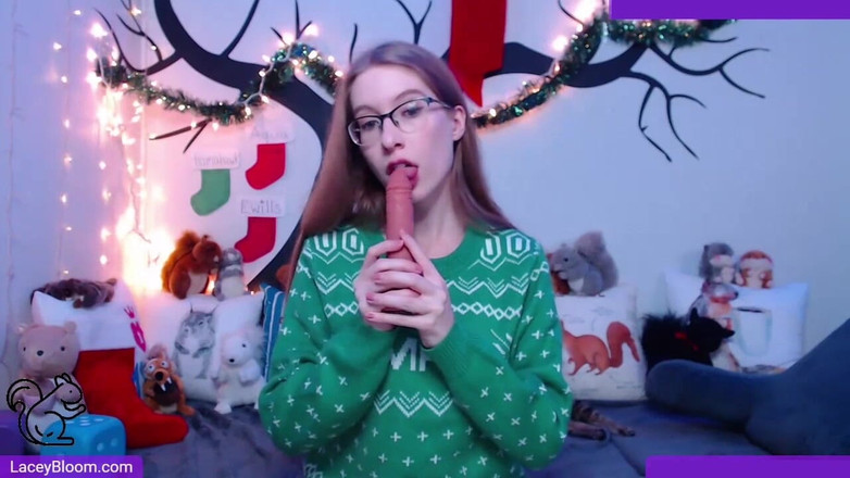Lacey Bloom: Pertunjukan live: sepong kontol di hari natal 5:50