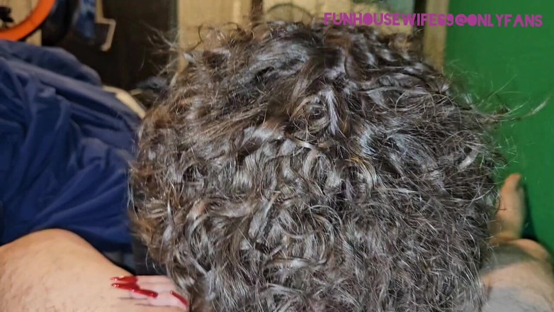 Funhousewife69: Je vide les couilles de mon père Noël pour moi,...