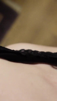 Strip-tease En POV Et Masturbation Rapide De La Chatte