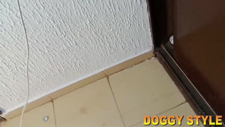 Fuckative: 我的邻居女儿在她时像西瓜一样喷