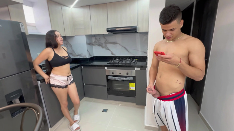 ManuelaAlvarez: Une fille latina au gros cul se fait baiser par...