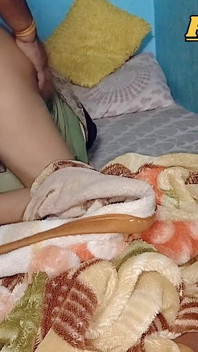 Desi India Seksi Bhabhi Apne Teman Lelaki Ke Tanah Ki Jordar Sawari Karti Hai