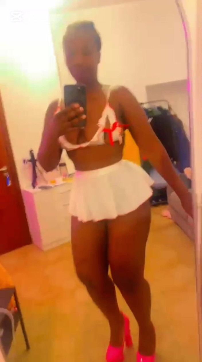 Europa Amador: 곧 이 멋진 여자와 함께 새로운 영상들이 공개될 예정입니다