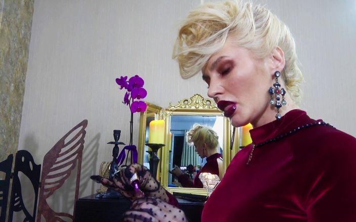 Goddess Celine: Vinylgloss cắn son môi