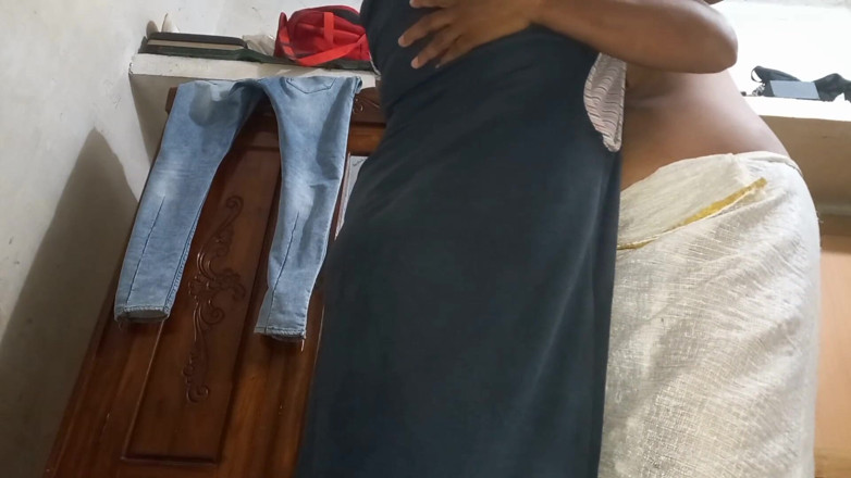 Jocky robin: Bhabi Came to My Home Forunatly No Body There We...