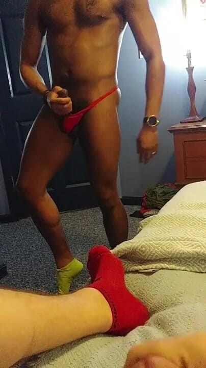 Kennie Jai: Colega de quarto filma colega de quarto malhando!