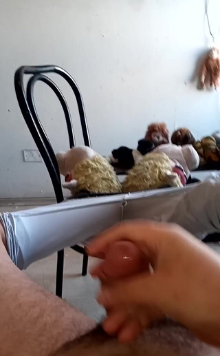 Nikki Montero: Dnes masturbuje a stříká