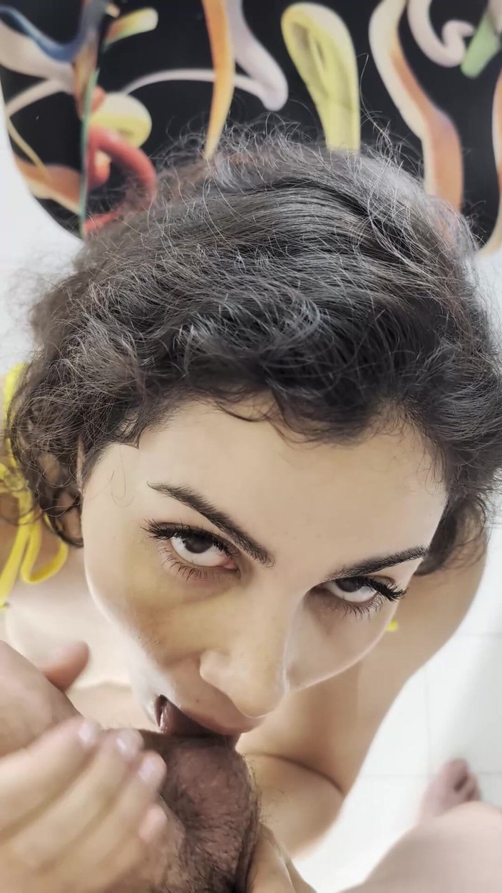 Valentina Nappi: Sotva zavřené dveře za Valentinou Nappi a ona už byla...