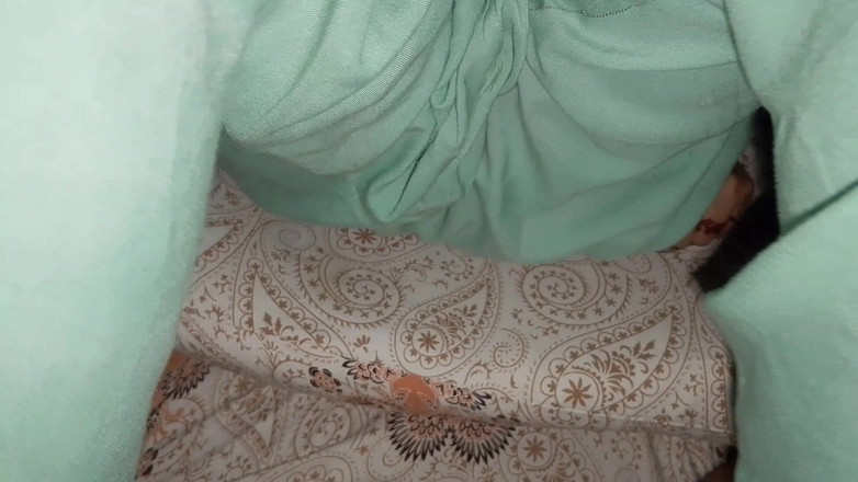 QueenbeautyQB: Mama sexy vitregă nu a așteptat niciodată vizita noaptea târziu