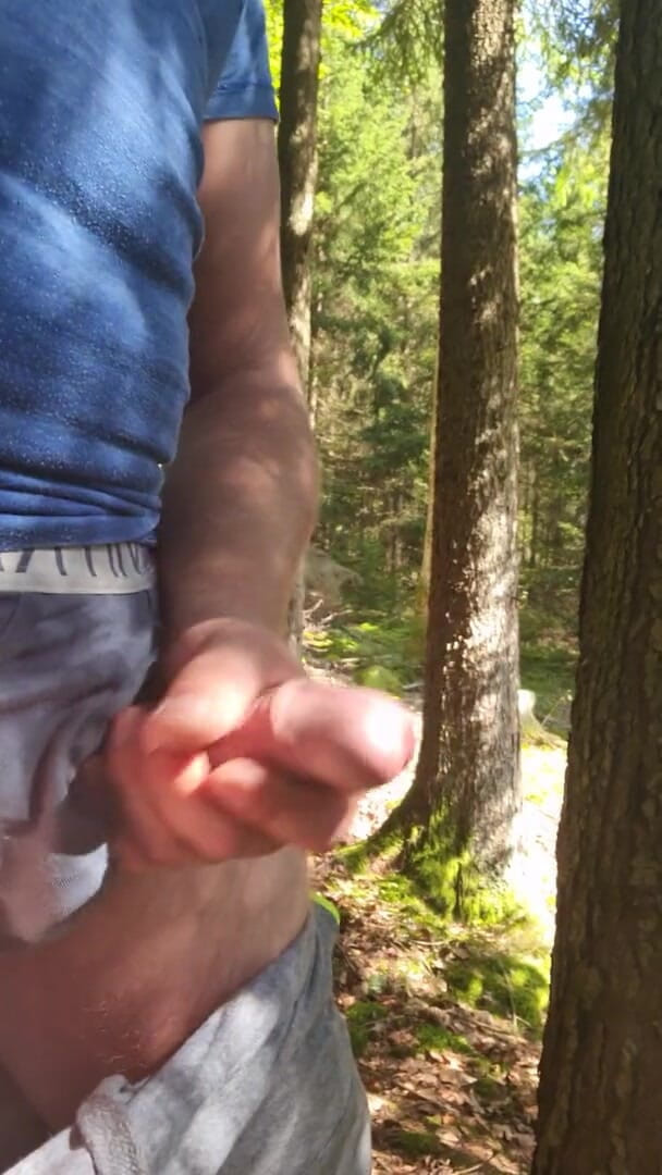 CumShorts: Outdoor cum