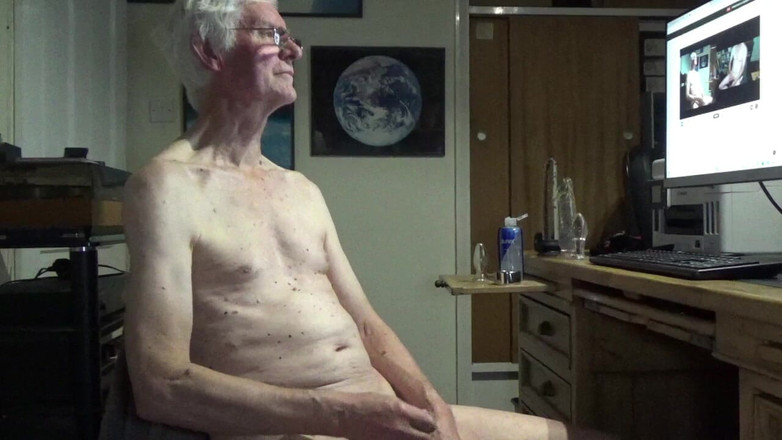 bigears: 最新のアナルプレイと精液ショー