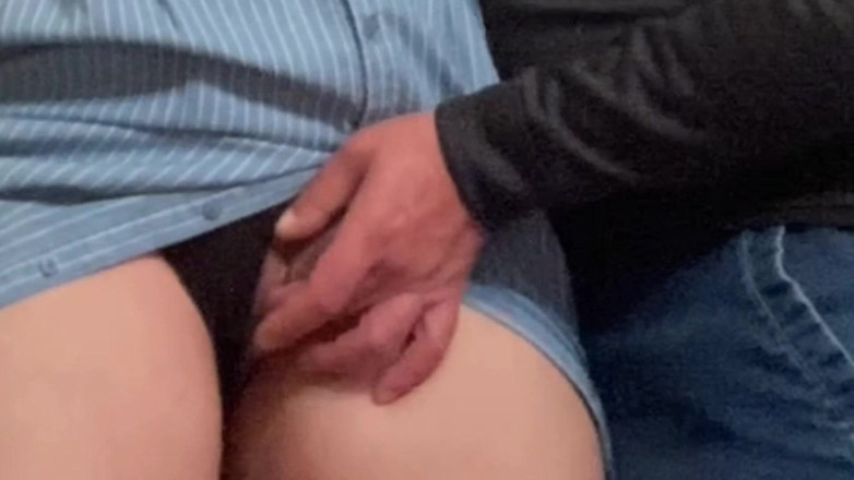 PriyaNaavya: Omg!! en pervers främling rörde min fitta på tunnelbanan på...