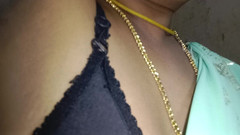 Tamil Anti Uma: Я Пошла В Дом Моей Тети И Увидела, Что Она Завязывала Сари, И Была Очень Красива. Затем Мы Держали Ее Груди И Разделили Поцелуй.