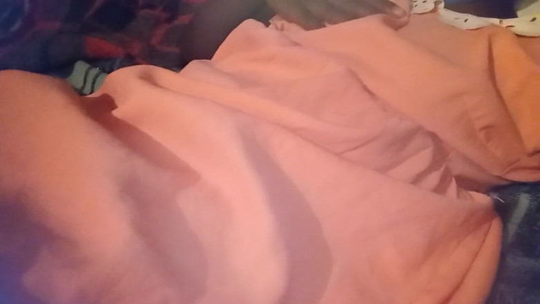 Sexyjayla254: La trans keniota sexyjayla254 ci mostra il suo grosso cazzo...