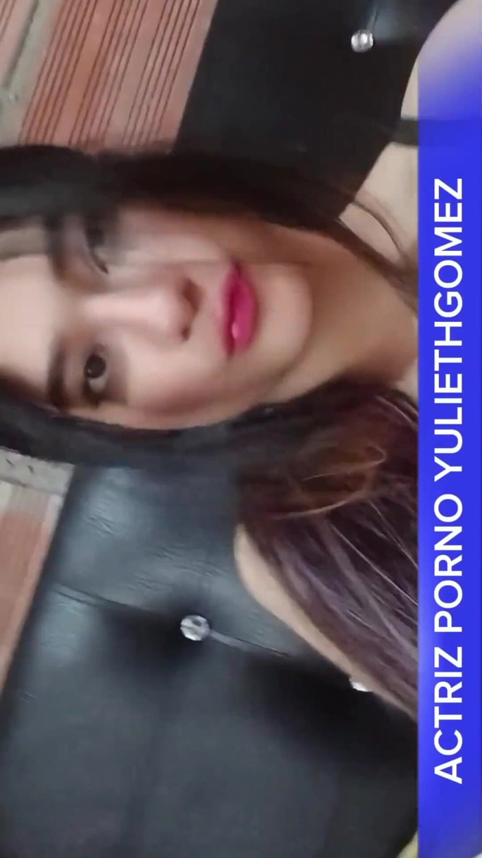 Yulieth Gomez: Gadis remaja latina lagi asik solo