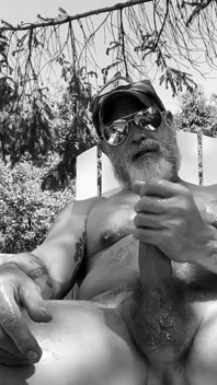Ateşli açık havada b&w bate