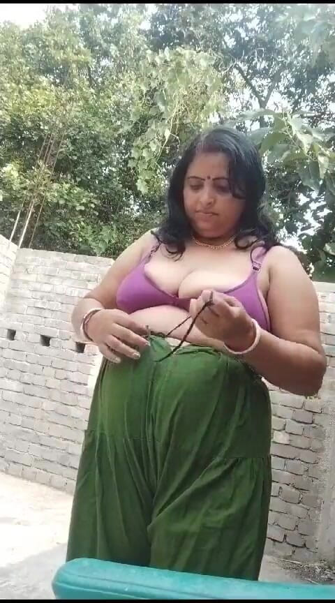 Santoshik25: 我是德西孟加拉家庭主妇 - 来享受我