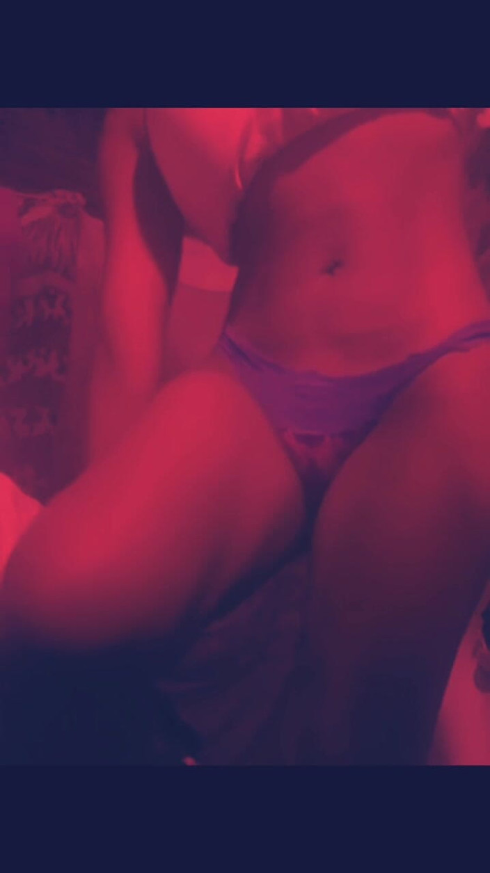 Dorelviss: Tatăl meu vitreg vrea un videoclip care să-mi arate pantalonii...