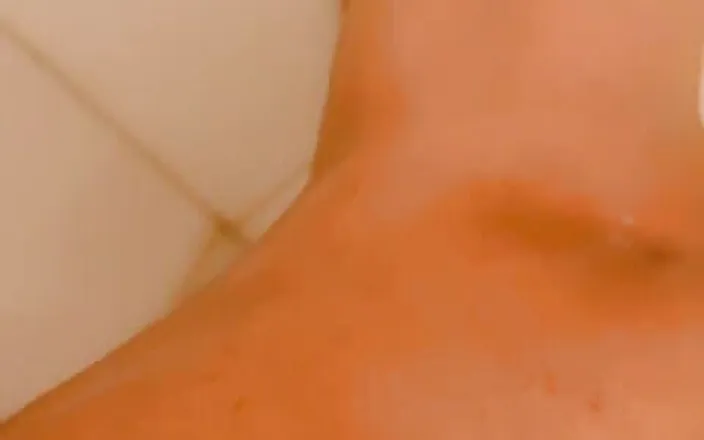 Deozas: She's Get Fun with Cream and Shaving Her Legs