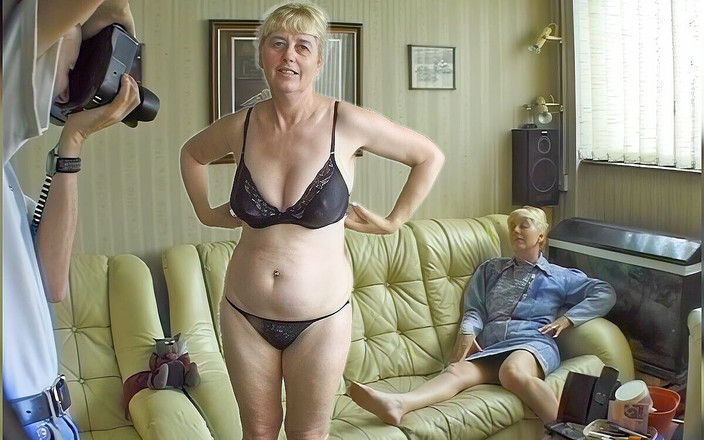 Real Sex Pass: Matură pat pe prima ei ședință foto