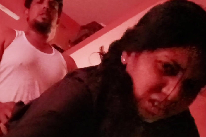 Apple Porn: Desi ragazza sesso hardcore alla pecorina con il patrigno