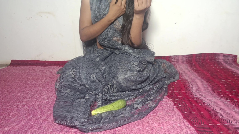 Hot_girl: Sua tia komal fodida por Grande Kheera - garota gostosa