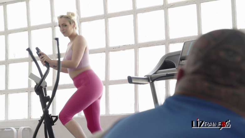 Liz Rainbow: Rough Hardcore Throat Fucking in the Gym