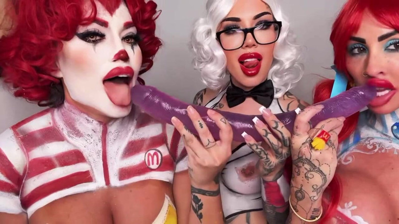 Lacey Jayne Official: Halloween Dildo JOI with Friends