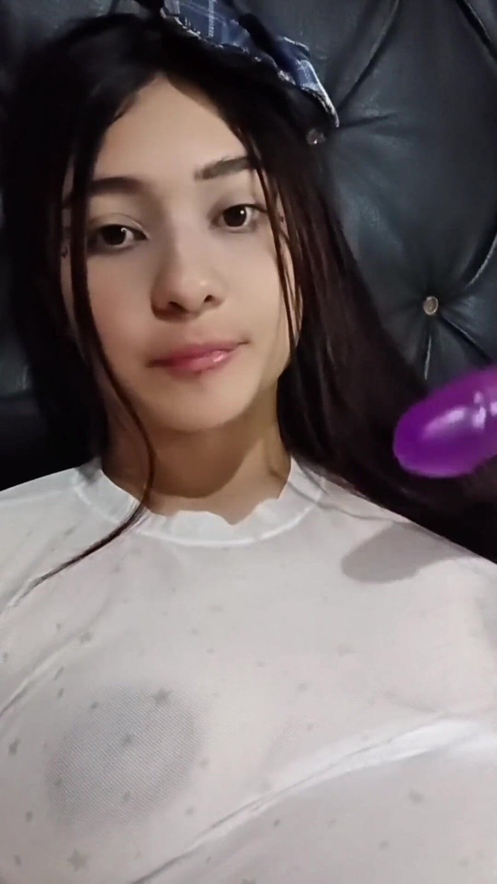 Yuli and tony: Porno herečka masturbuje