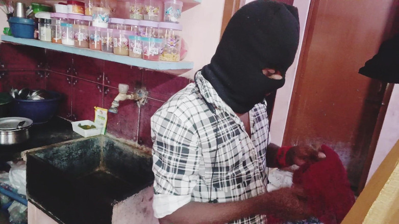 Reshmahotever: Sex s instalatérem, část 1