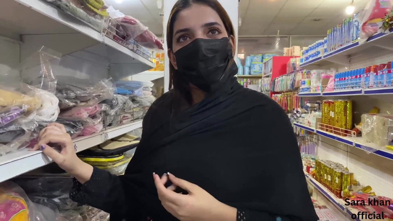 Sarakhan: Kocamın patronuna borcunu ödüyorum (Hintçe ses kaydı)