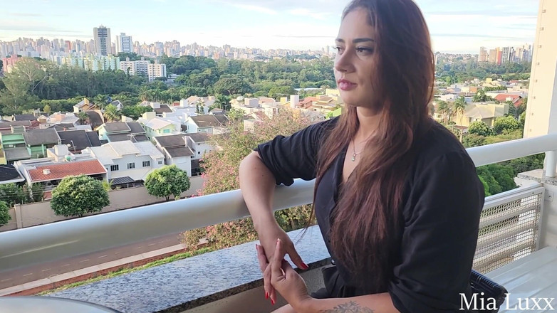 Mia luxx: Mia’s First Foot Worship - Soft, Sweaty Soles Served Outdoors