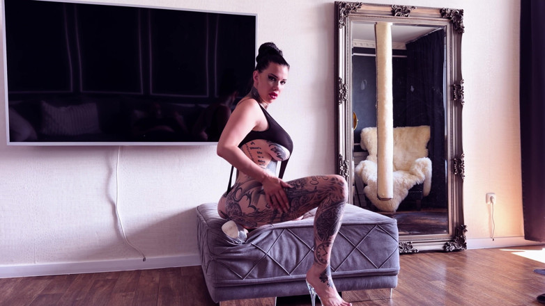 MissAlessaMilano: Tight Bodysuits with Transparent High Heels