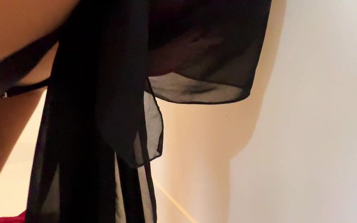 Aria Mia: Meniduri ibu mertua muslim gemuk dengan burqa merah &amp; jilbab