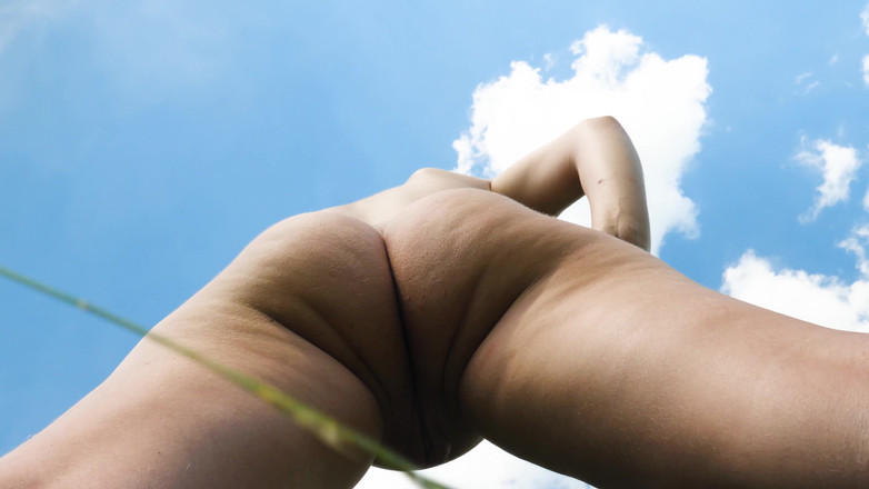 Peaches and Bananas: Chatte en gros plan sur le porno de la plage...