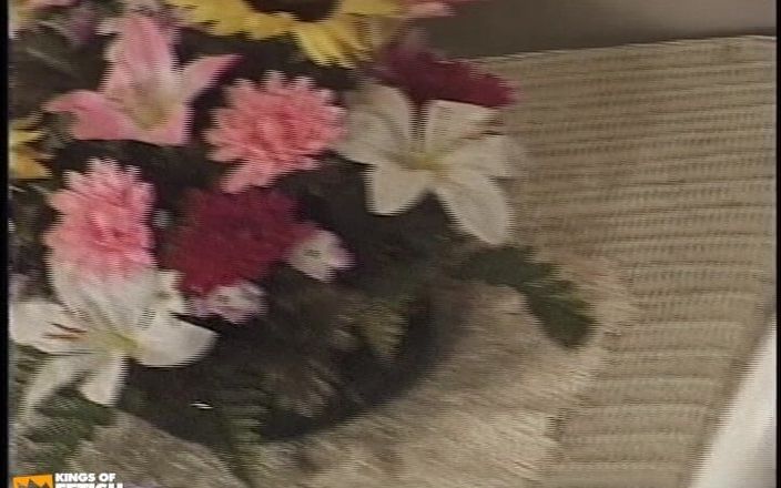 Pregnant and Horny: Беременной чернокожей жестко накачивает ее волосатую киску пожилой мужчина
