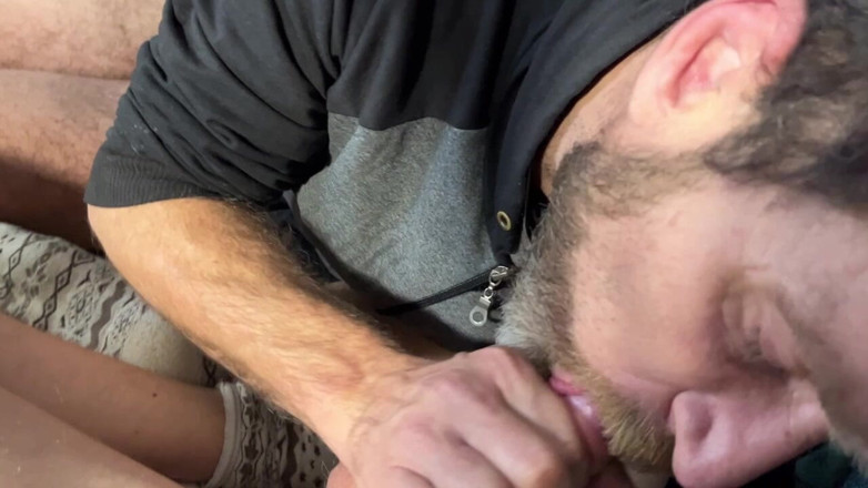 MaxHotty: Arabo maturo succhia il cazzo grosso di uno scolaro