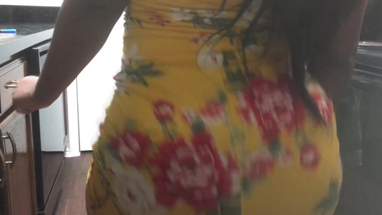 Dirty Diana Fetishes: 黄色のサンドレスで汚れたダイアナtwerkingパート2