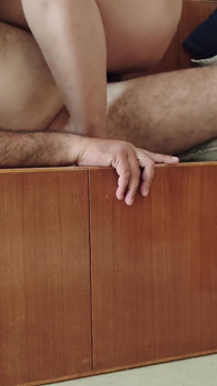 Nowożeńcy piękna latynoska biurowa dziewczyna zerżnięta przez swojego starego szefa w pokoju hotelowym