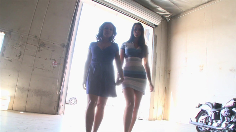 Miami Reality: Brinquedos sexuais completamente por favor peitudas milf lésbicas