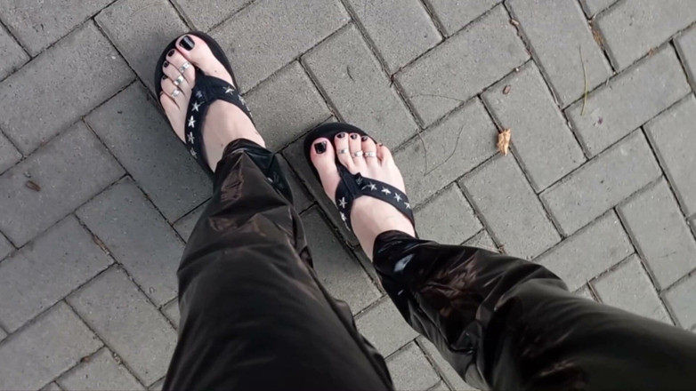 Heelex: Crossdressing in Latex Leggings and Platform Thongs