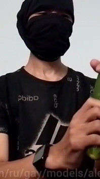 Ohnivá díra byla roztrhána obrovskou zeleninou ze zahrady!