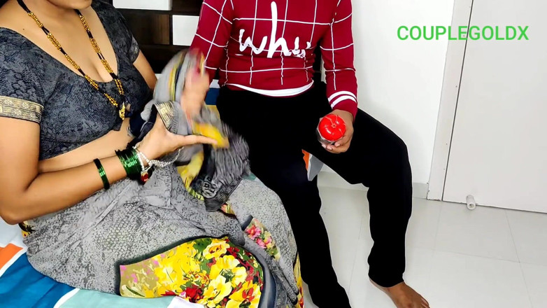 Sexy Komal: Makcik jiran mula meminta jus zakar saya untuk menantu perempuannya