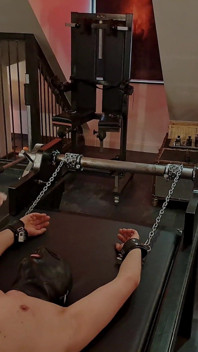 Sheela Sinner Slavesitting wywóz śmieci