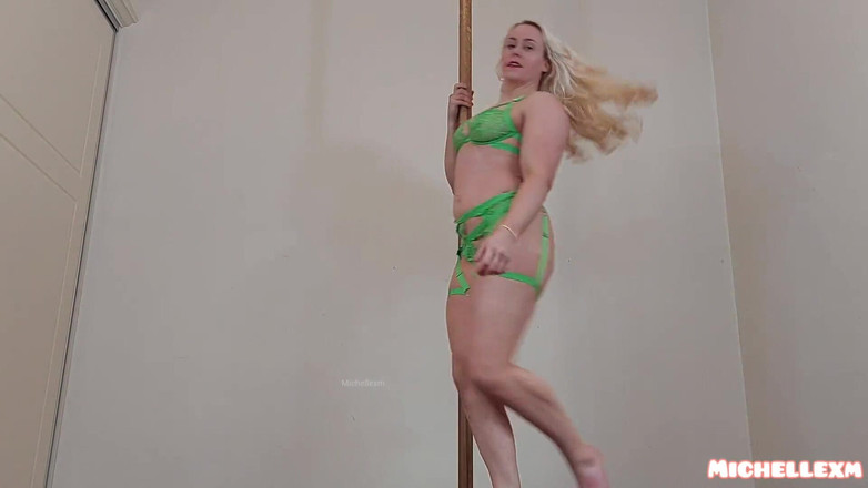 Michellexm: Sexy blondýna Úžasný pole dance