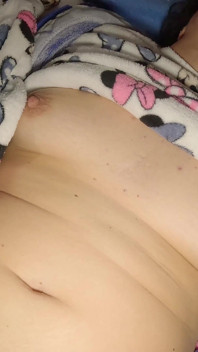BBW-milf Gefickt in POV-missionarsstellung Und Kam in Ihre Süße Muschi. Muschi Tropft Vor Sperma.