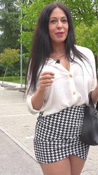 Mamă sexy Lucy De Janeiro și un tânăr care nu-mi vine să cred cât de norocos este