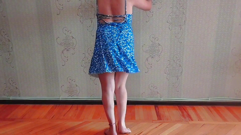 Kitty_Cross: Игривый сисси скрывается за руками с хихиками